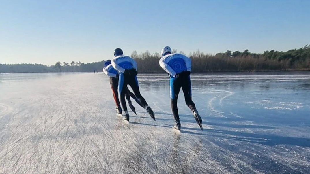 De winter roept: tijd om te schaatsen! De winter roept: tijd om te schaatsen!